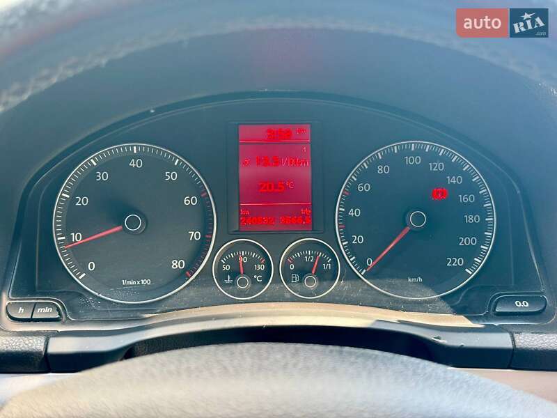 Хетчбек Volkswagen Golf 2007 в Києві