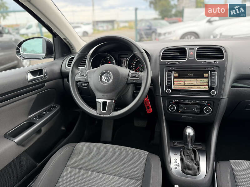 Универсал Volkswagen Golf 2012 в Ровно
