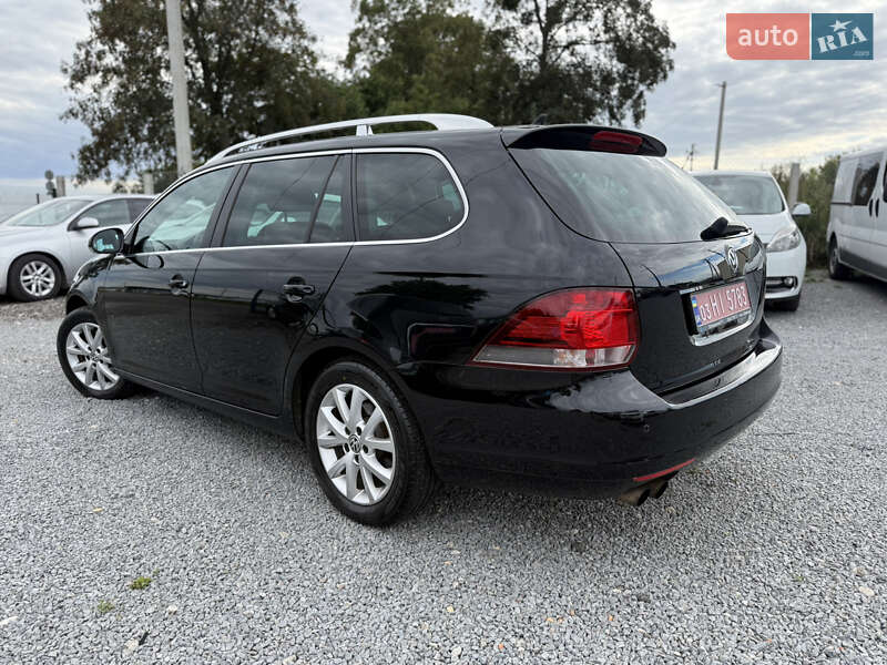 Универсал Volkswagen Golf 2012 в Ровно