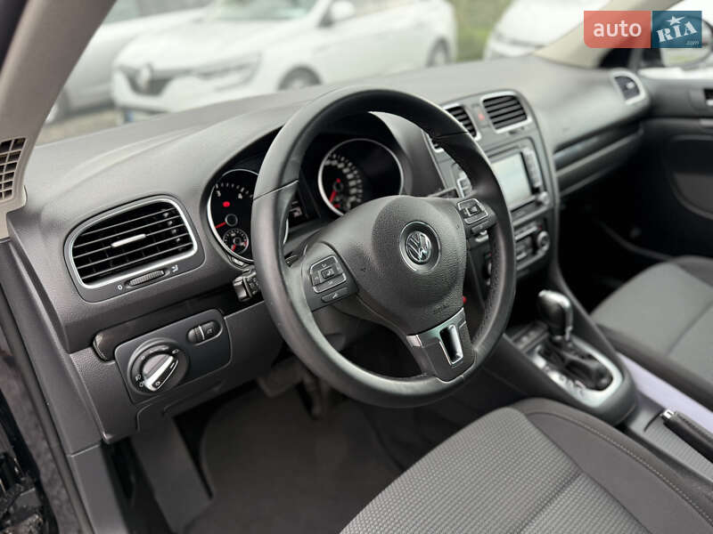 Универсал Volkswagen Golf 2012 в Ровно