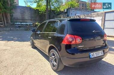 Хэтчбек Volkswagen Golf 2004 в Днепре