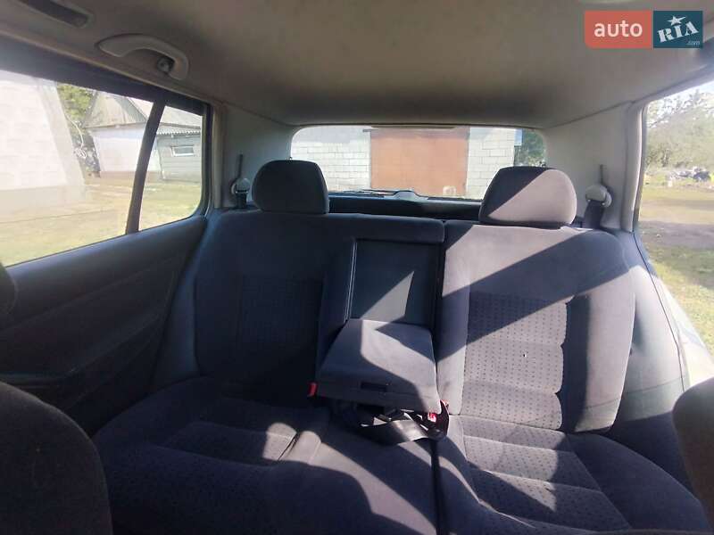 Хетчбек Volkswagen Golf 2000 в Дніпрі