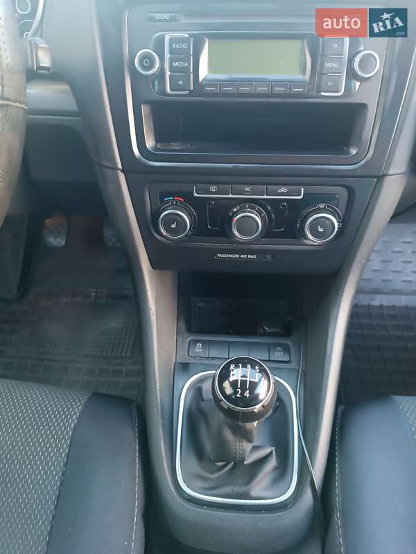 Універсал Volkswagen Golf 2011 в Золочеві