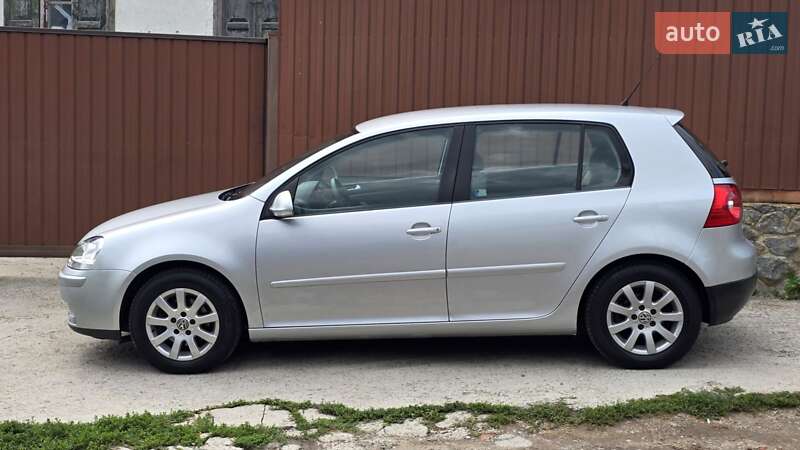 Хэтчбек Volkswagen Golf 2006 в Полтаве