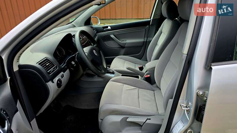 Хэтчбек Volkswagen Golf 2006 в Полтаве