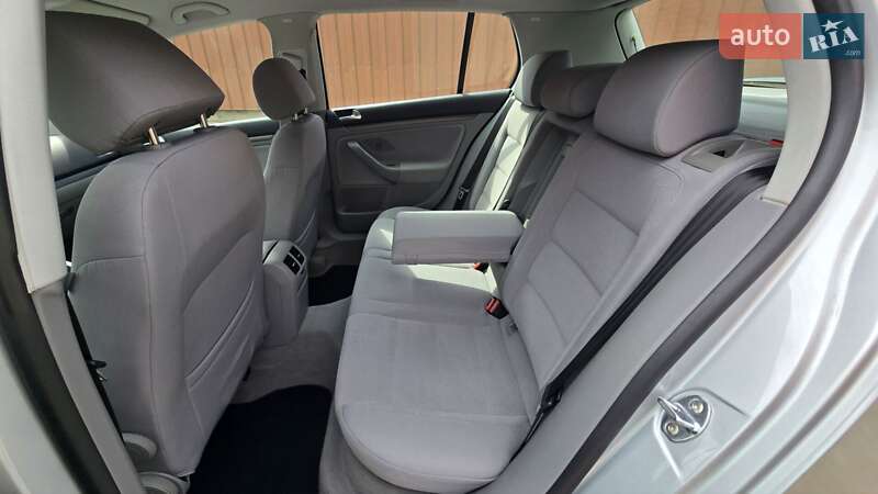 Хэтчбек Volkswagen Golf 2006 в Полтаве