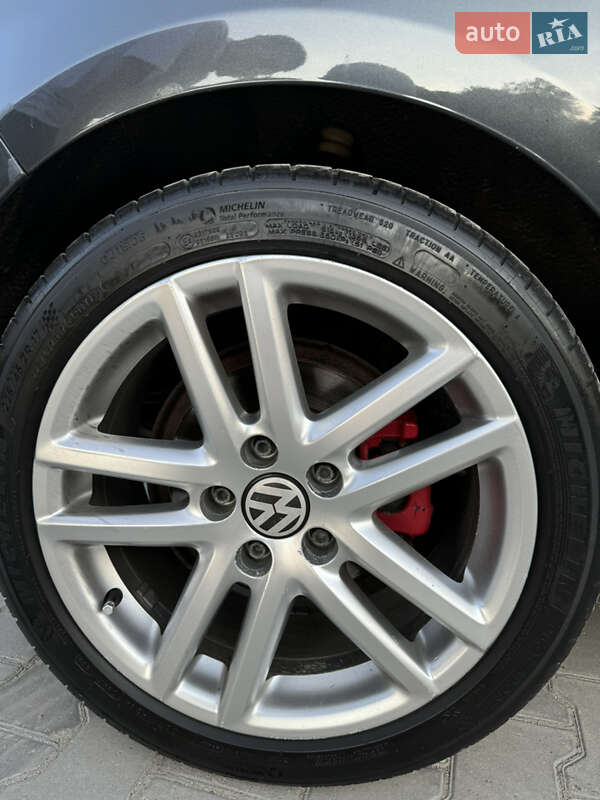 Хетчбек Volkswagen Golf 2012 в Тернополі