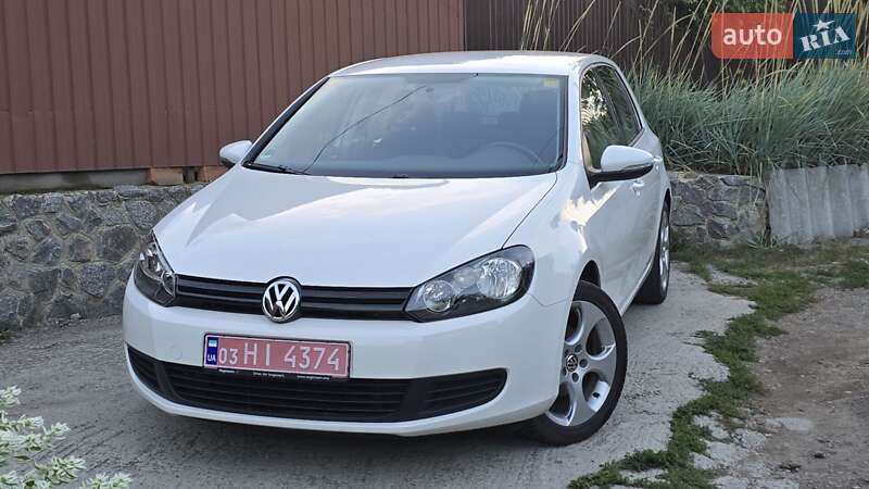 Хэтчбек Volkswagen Golf 2010 в Полтаве