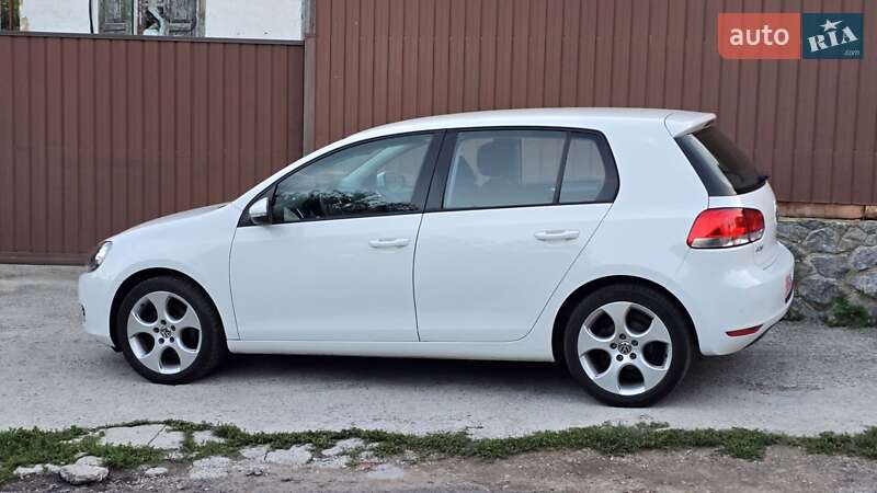 Хэтчбек Volkswagen Golf 2010 в Полтаве