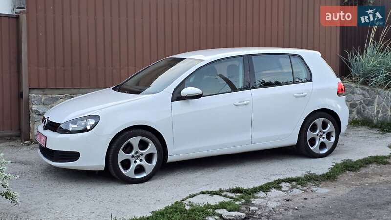 Хэтчбек Volkswagen Golf 2010 в Полтаве