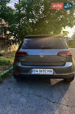 Хетчбек Volkswagen Golf 2013 в Києві