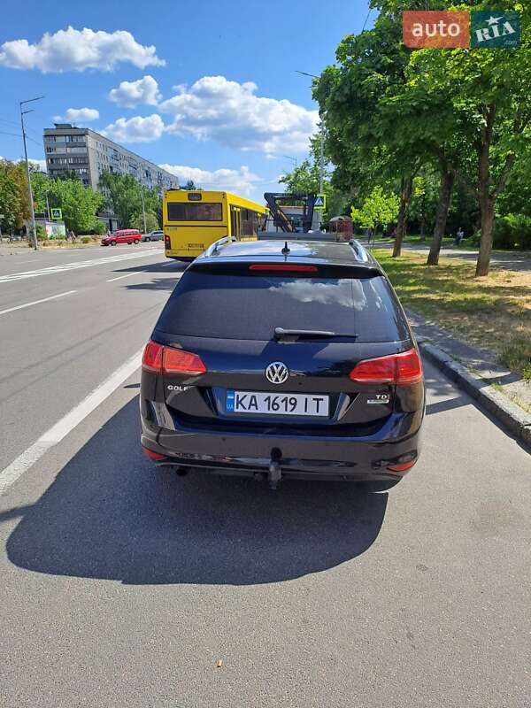 Универсал Volkswagen Golf 2016 в Киеве