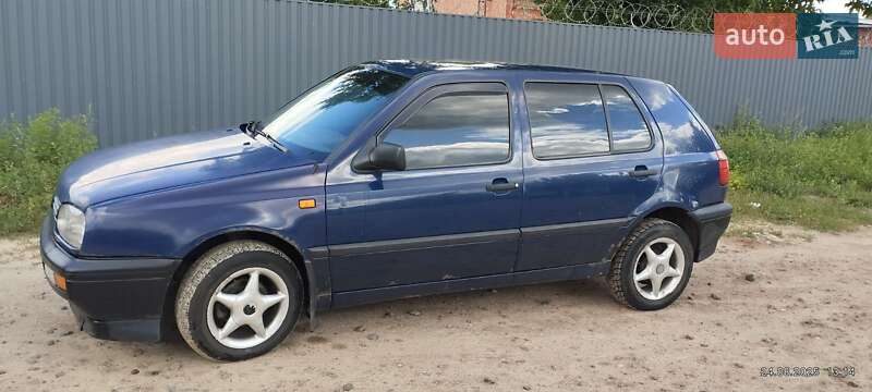 Хетчбек Volkswagen Golf 1994 в Чернігові