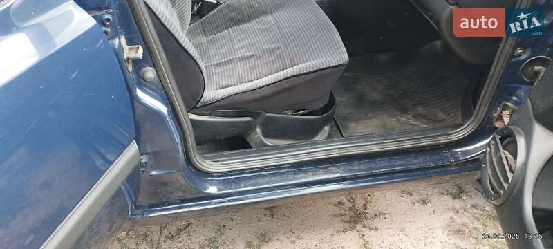 Хетчбек Volkswagen Golf 1994 в Чернігові