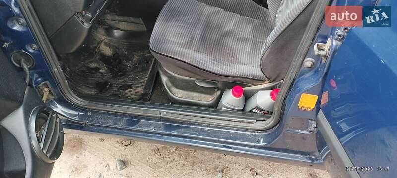 Хетчбек Volkswagen Golf 1994 в Чернігові