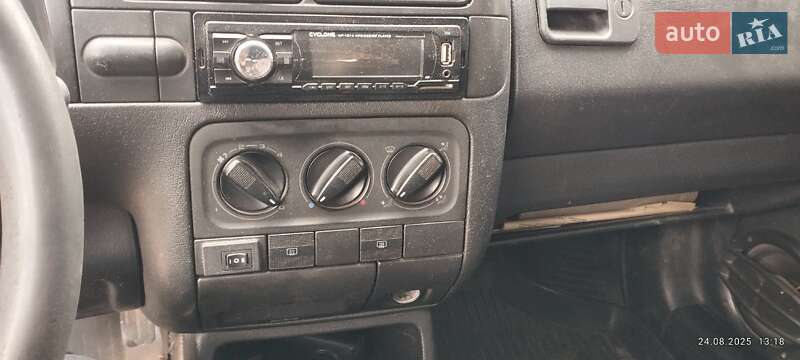 Хетчбек Volkswagen Golf 1994 в Чернігові