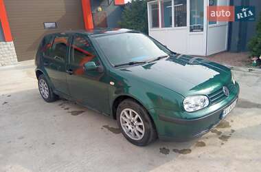 Хетчбек Volkswagen Golf 1998 в Ставищі
