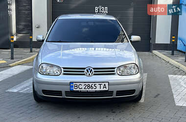 Хэтчбек Volkswagen Golf 2002 в Львове