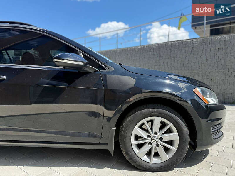 Универсал Volkswagen Golf 2017 в Луцке