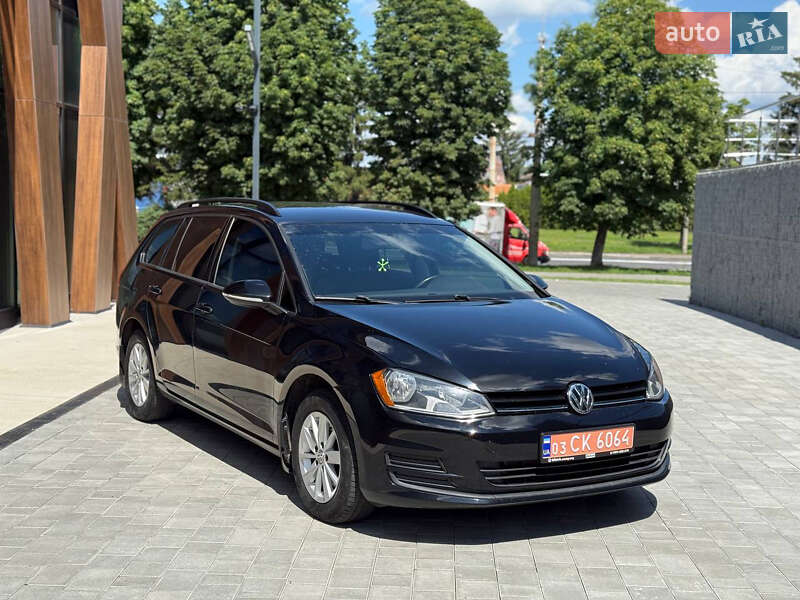 Универсал Volkswagen Golf 2017 в Луцке