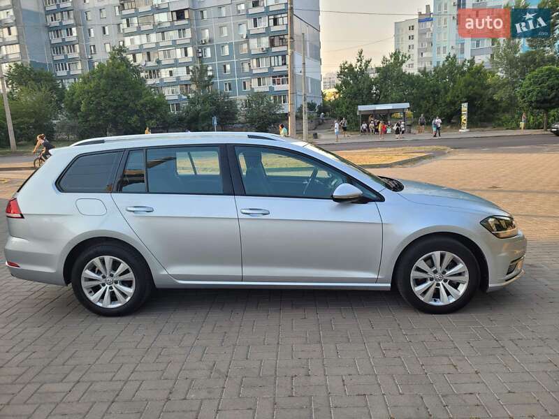 Універсал Volkswagen Golf 2018 в Черкасах