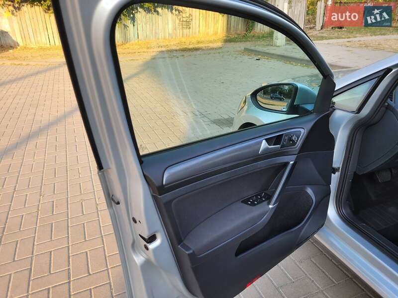 Універсал Volkswagen Golf 2018 в Черкасах