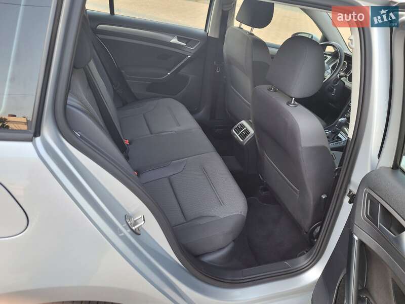 Універсал Volkswagen Golf 2018 в Черкасах