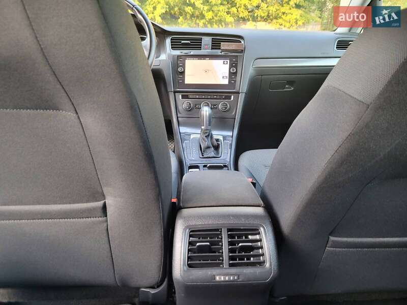 Універсал Volkswagen Golf 2018 в Черкасах