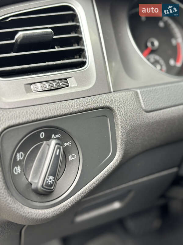 Универсал Volkswagen Golf 2016 в Буче