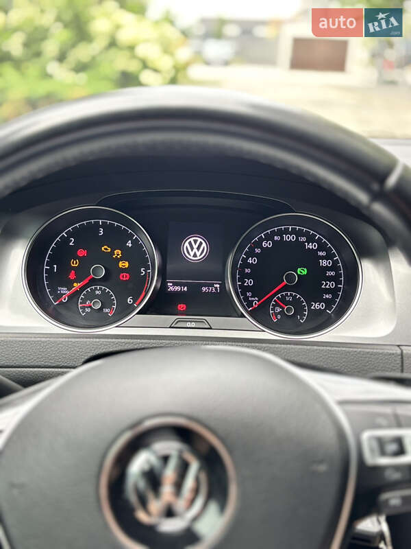 Универсал Volkswagen Golf 2016 в Буче