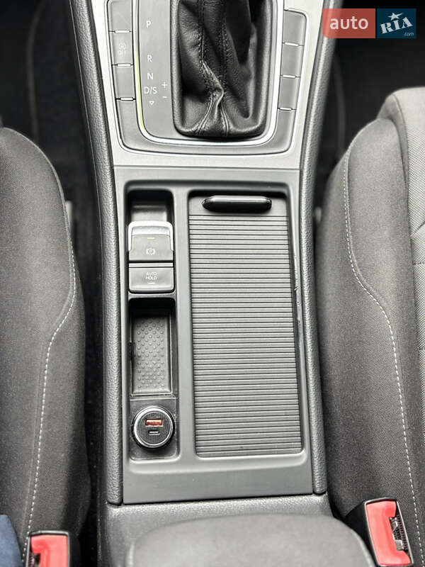 Универсал Volkswagen Golf 2016 в Буче