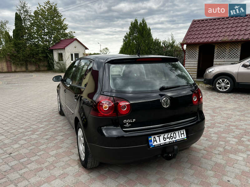 Хэтчбек Volkswagen Golf 2008 в Надворной