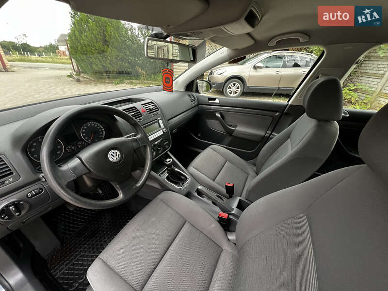 Хэтчбек Volkswagen Golf 2008 в Надворной