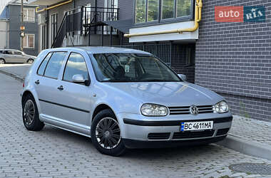 Хэтчбек Volkswagen Golf 2001 в Жовкве