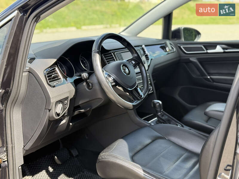 Хетчбек Volkswagen Golf 2016 в Стрию