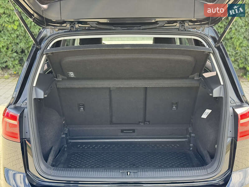 Хетчбек Volkswagen Golf 2016 в Стрию