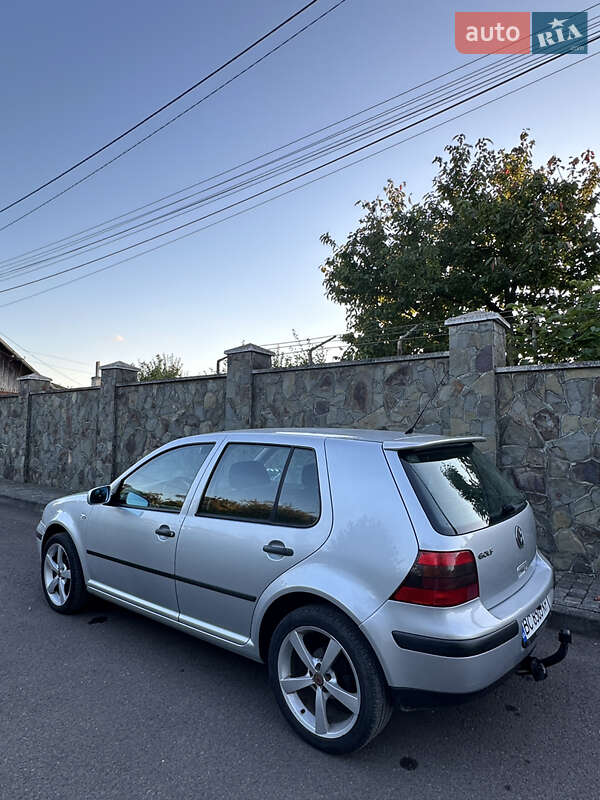 Хетчбек Volkswagen Golf 2001 в Львові
