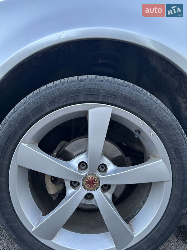 Хетчбек Volkswagen Golf 2001 в Львові