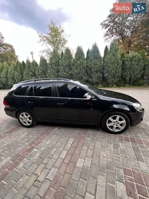 Універсал Volkswagen Golf 2010 в Самборі