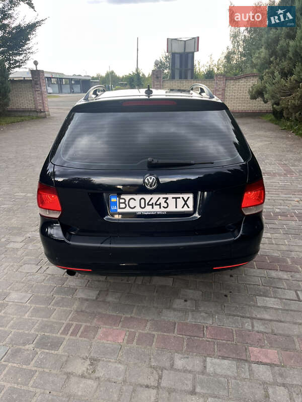 Універсал Volkswagen Golf 2010 в Самборі