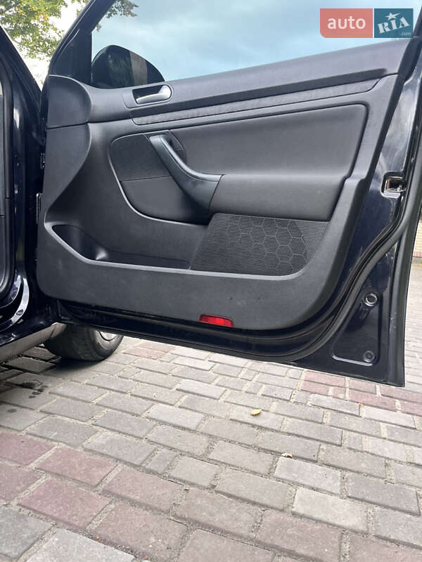 Універсал Volkswagen Golf 2010 в Самборі