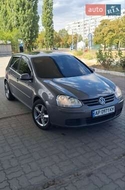 Хэтчбек Volkswagen Golf 2008 в Запорожье