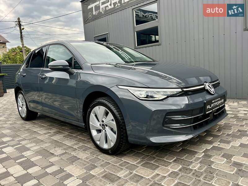 Хетчбек Volkswagen Golf 2024 в Києві