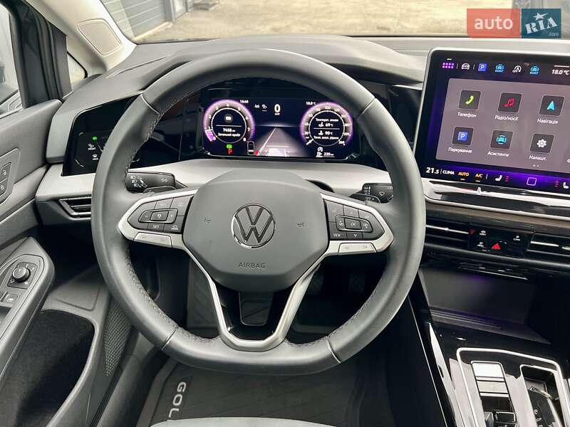 Хетчбек Volkswagen Golf 2024 в Києві