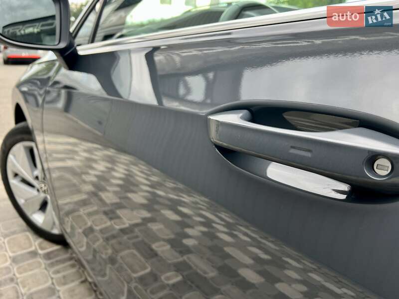 Хетчбек Volkswagen Golf 2024 в Києві