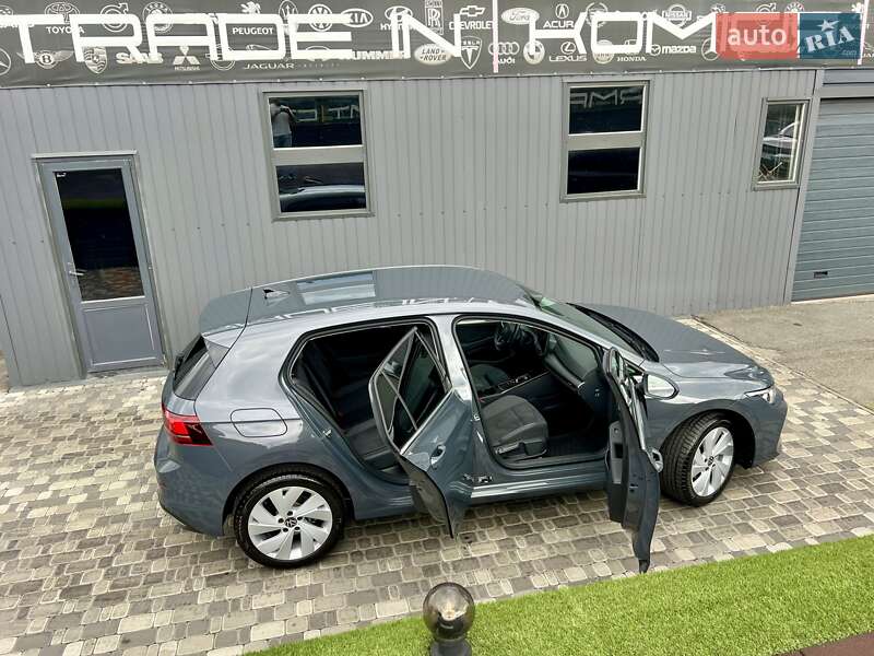 Хетчбек Volkswagen Golf 2024 в Києві
