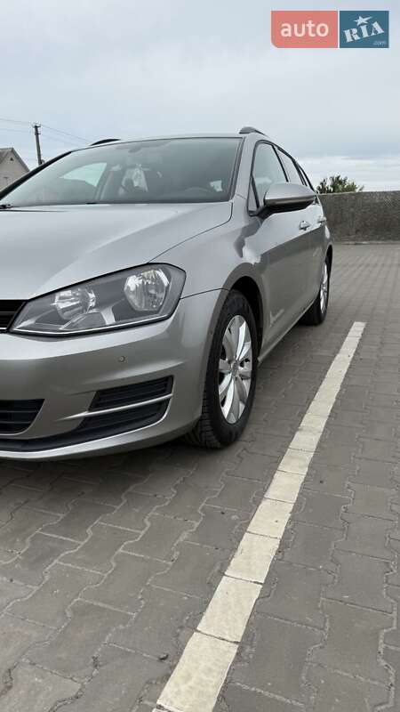 Універсал Volkswagen Golf 2014 в Вараші