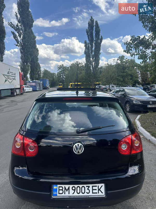 Хетчбек Volkswagen Golf 2005 в Києві