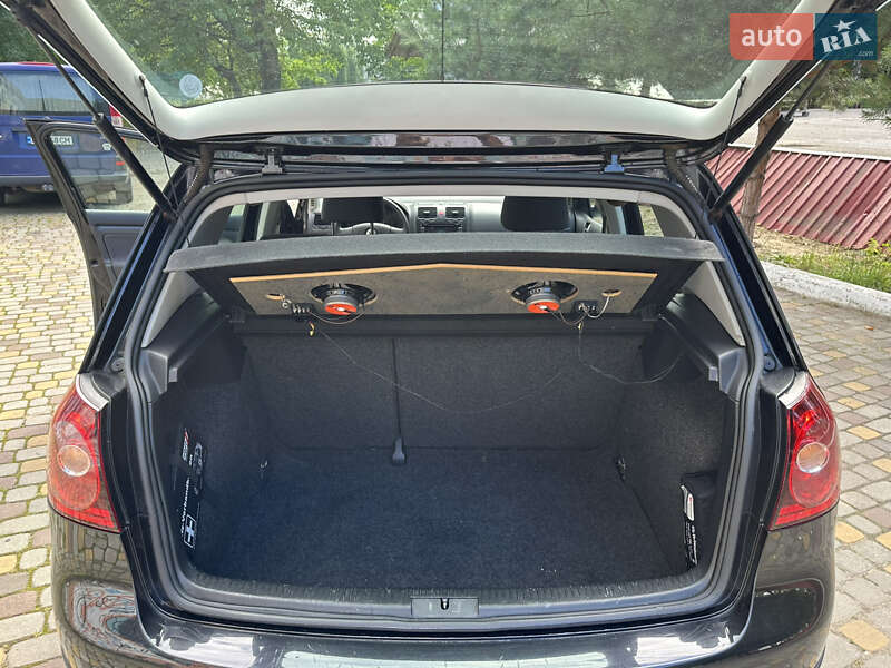 Хетчбек Volkswagen Golf 2008 в Луцьку