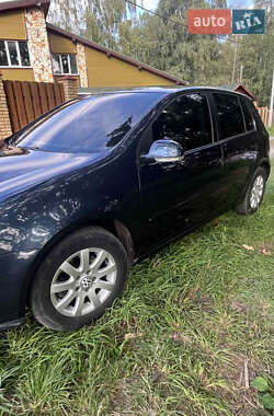 Хетчбек Volkswagen Golf 2005 в Києві
